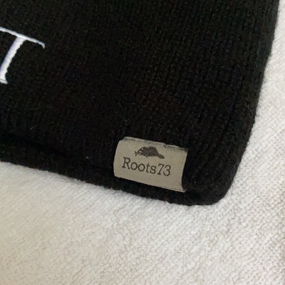 Roots toque - Picture 2 of 6